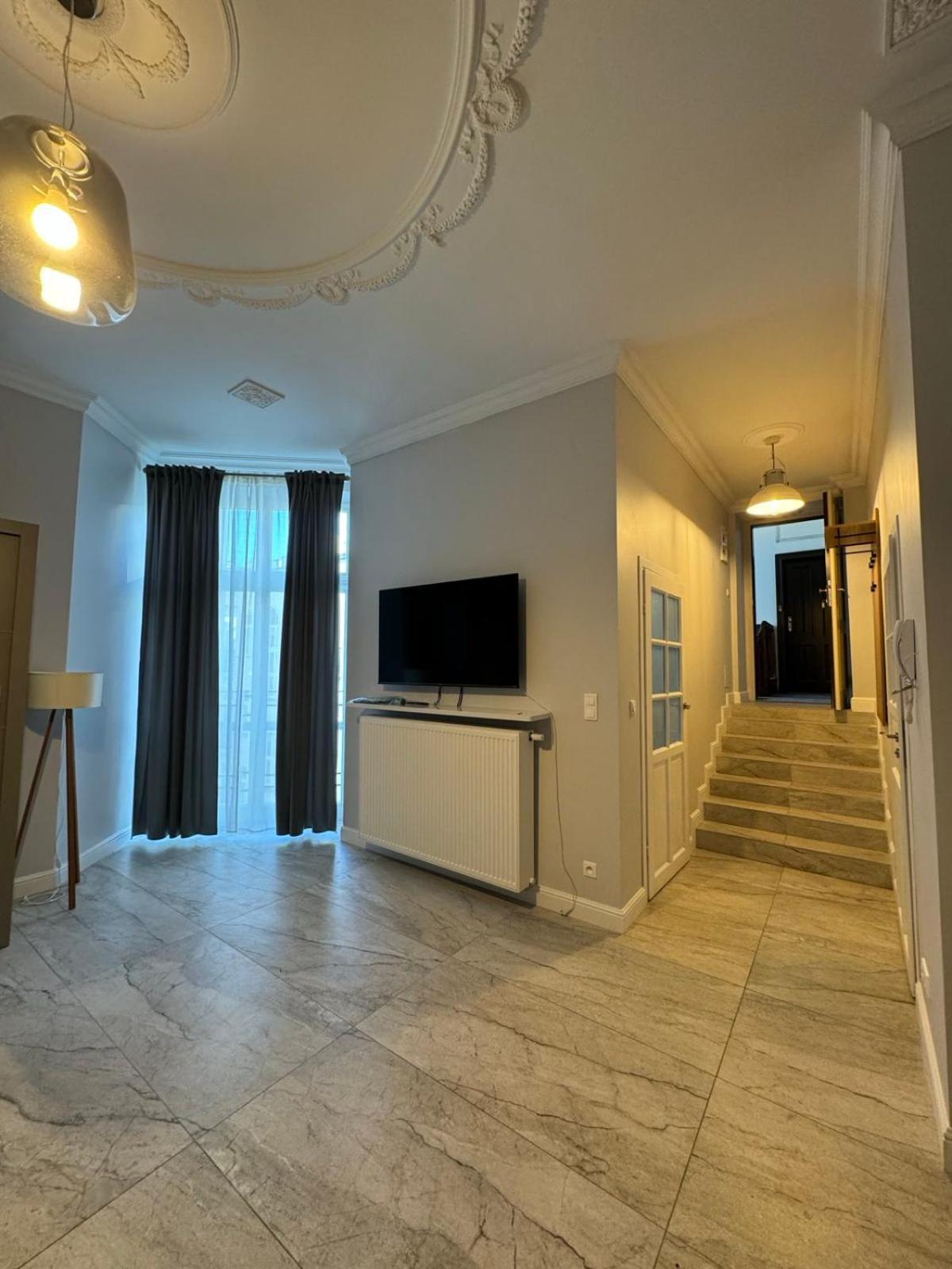 Nowogrodzka 6a 23 * Warszawa